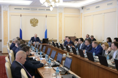 На первом в 2026 году заседании регионального правительства приняли ряд постановлений по важным для уральцев направлениям: дорожное хозяйство, развитие сельских территорий, газификация и другие.