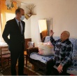 Глава района Е.А. Баранов лично поздравил жителя поселка Октябрьский В.И. Хамченко с 90-летием.